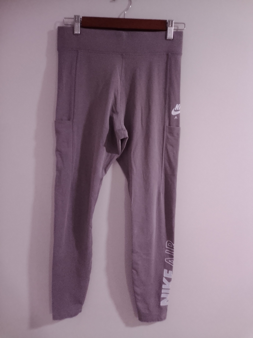 Nike Purple-Gray Women's Athletic Leggings with Side Pockets